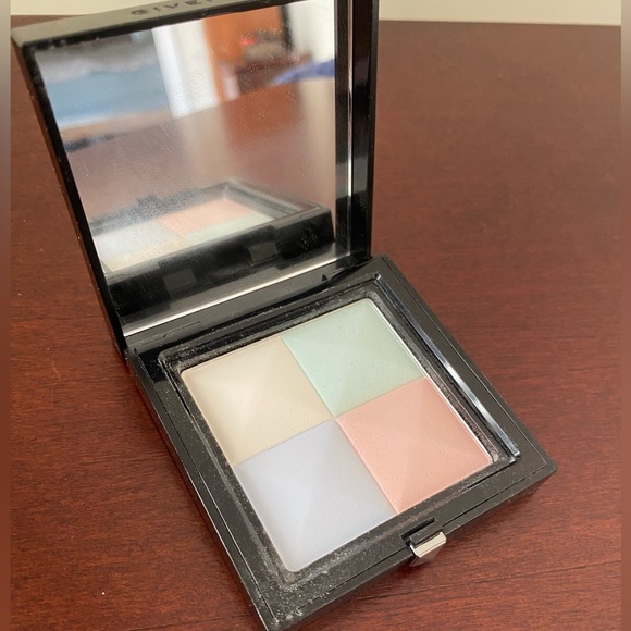 Givenchy powder - Picture 5 of 8